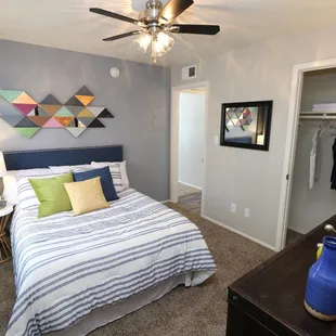 Experience comfort and luxury in your master bedroom at Sombra Del Oso.