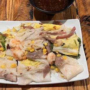 Nice taste, recommend add all items in this rice roll which is absolutely amazing.