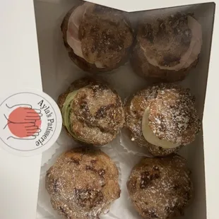 Assorted puffs