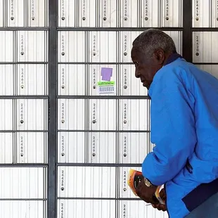 We have traditional and digital mailboxes for rent. Accessible 7 days a week.