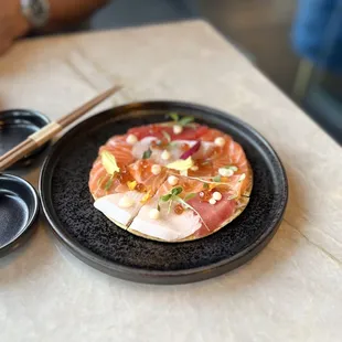 Sashimi Pizza