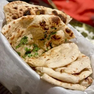 (L) Garlic Naan