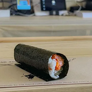 4 Piece Salmon Cut Roll