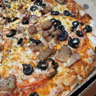 I want gyro meat on pizzas always, please.