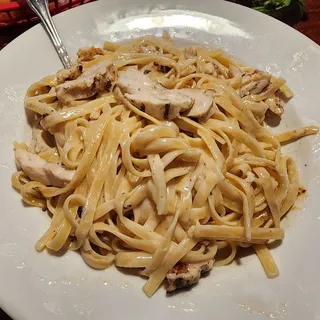 Fettuccine Alfredo with Chicken