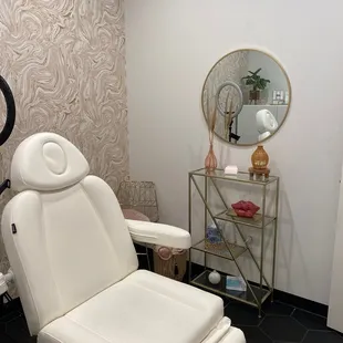 Nurse injector room!