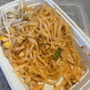 The. DRIEST. Pad Thai this side of the Allegheny! Where&apos;s the peanuts?!?!