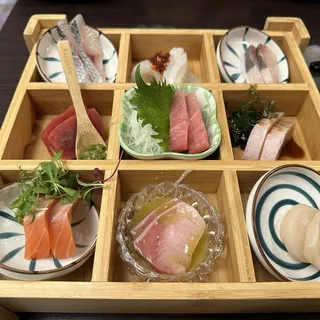 Azayaka Sashimi Box 18 Pieces