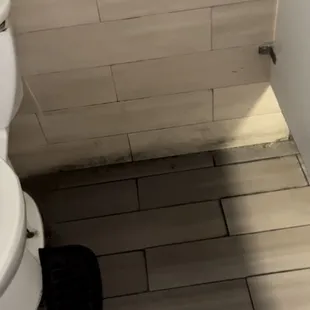 Mens bathroom