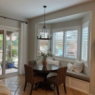 Plantation shuttles in bay window area