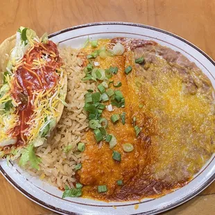 Chicken taco // Cheese Enchilada