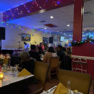 A nice view of the restaurant