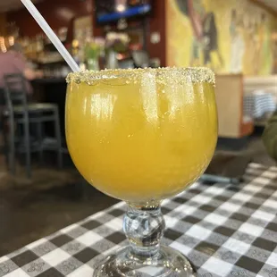 a close up of a margarita