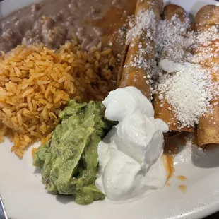Flautas de pollo, rice and beans