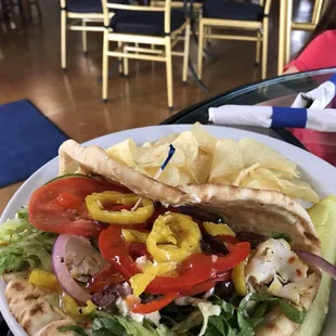 Chicken gyro ( especial del dia, incluye sopa y bebida ) $8.99