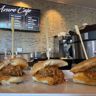 Garlic bread meatball sliders