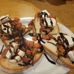 Caprese bruschetta