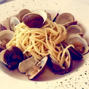 spaghetti with clams