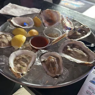 1/2 dozen raw oysters