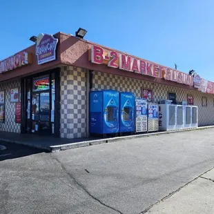 the outside of a restaurant