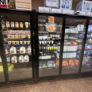 a refrigerated refrigerator
