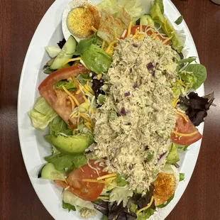 Tuna salad with avocado for dinner date