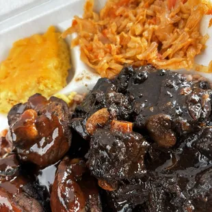 7. Large Oxtails Large Jerk Chicken