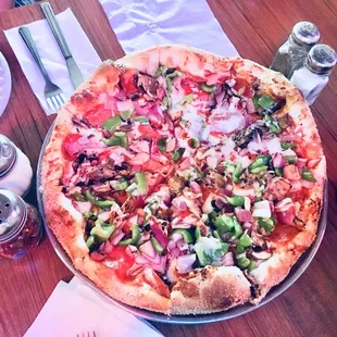 Large B&amp;J pizza (pepperoni, ham, mushrooms, bell peppers, onion)