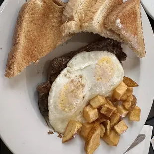 Steak and eggs w potatoes