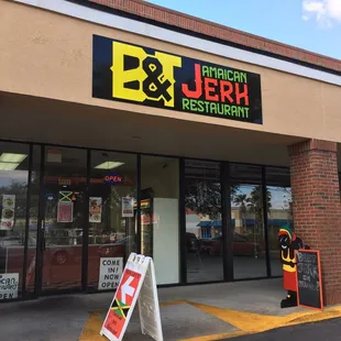 Hidden gem of authentic Jamaican food. Be sure to stop in a enjoy.