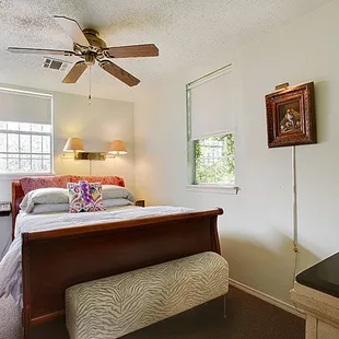 B & W Courtyards Bed & Breakfast