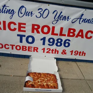 outside, pizza