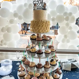 B Cupcakes
