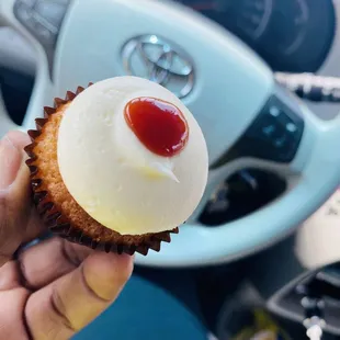 Guava &amp; Almind mini cupcake 04/21