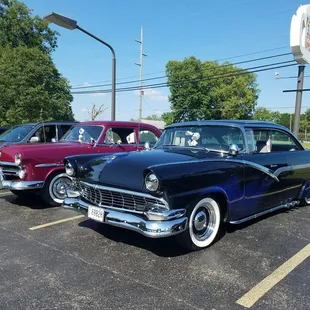 Every now and then people meet out in the parking lot in old cars and eat in... Sort of like a free car show!
