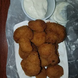 Deep fried mushrooms with creamy horseradish dip