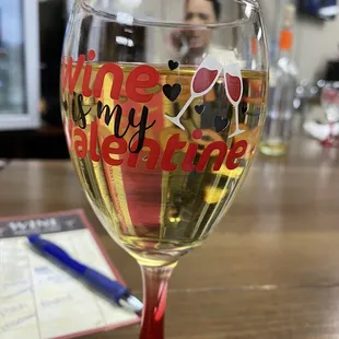 Cute festive wine glasses for valentines day