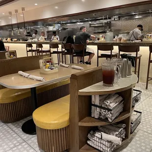 sushi and sashimi, interior