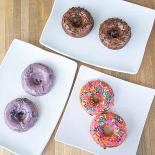 Protein Donuts
- Triple Chocolate
- Berry Blueberry
- Vanilla Cheesecake Sprinkle