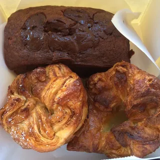 Chocolate Banana Bread (weekends)