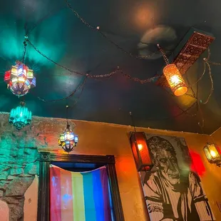 Ceiling with vintage lights