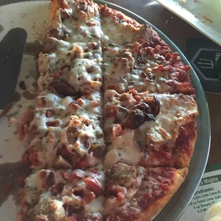 Meatlicious pizza. Yum