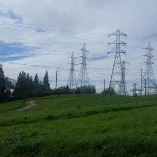 Oak Parkway Trail connects to park
