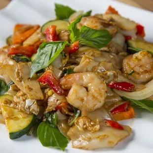 Pad Khi Mao (drunken noodles)