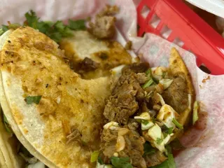 Tacos Y Tortas Chalios