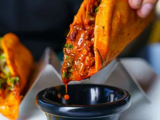 Los Arbolitos Mooney