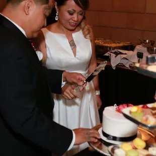 The cake was great! Exactly what we wanted and the flavor was awesome.