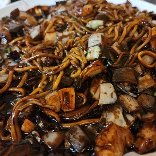 Noodles with black bean sauce