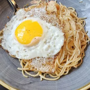 Garlic crab noodle + egg ($2.50 extra)