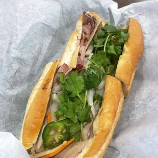 B01. Banh Mi Dac Biet